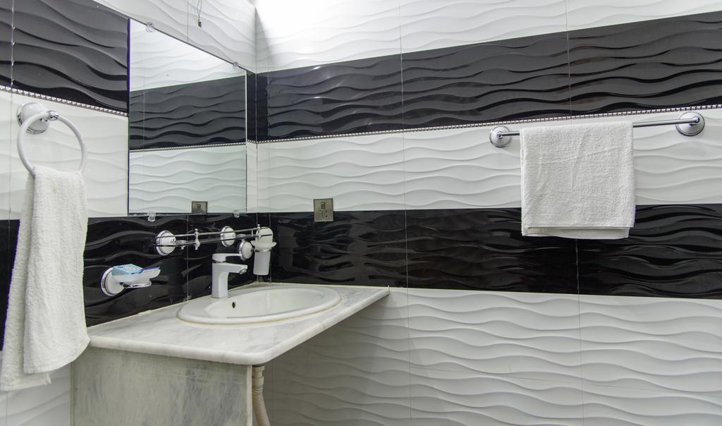 Patel Residency Guest House Карачи Экстерьер фото
